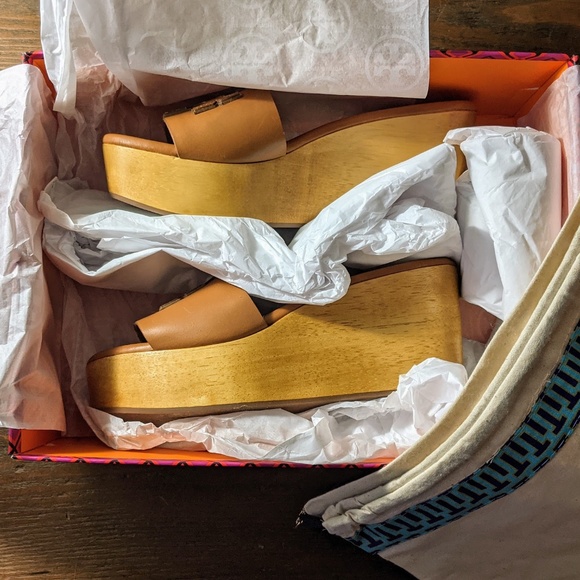 SOLD - TORI BURCH 'Ines' NIB - Wedge Sandals 5.5 - Picture 4 of 14